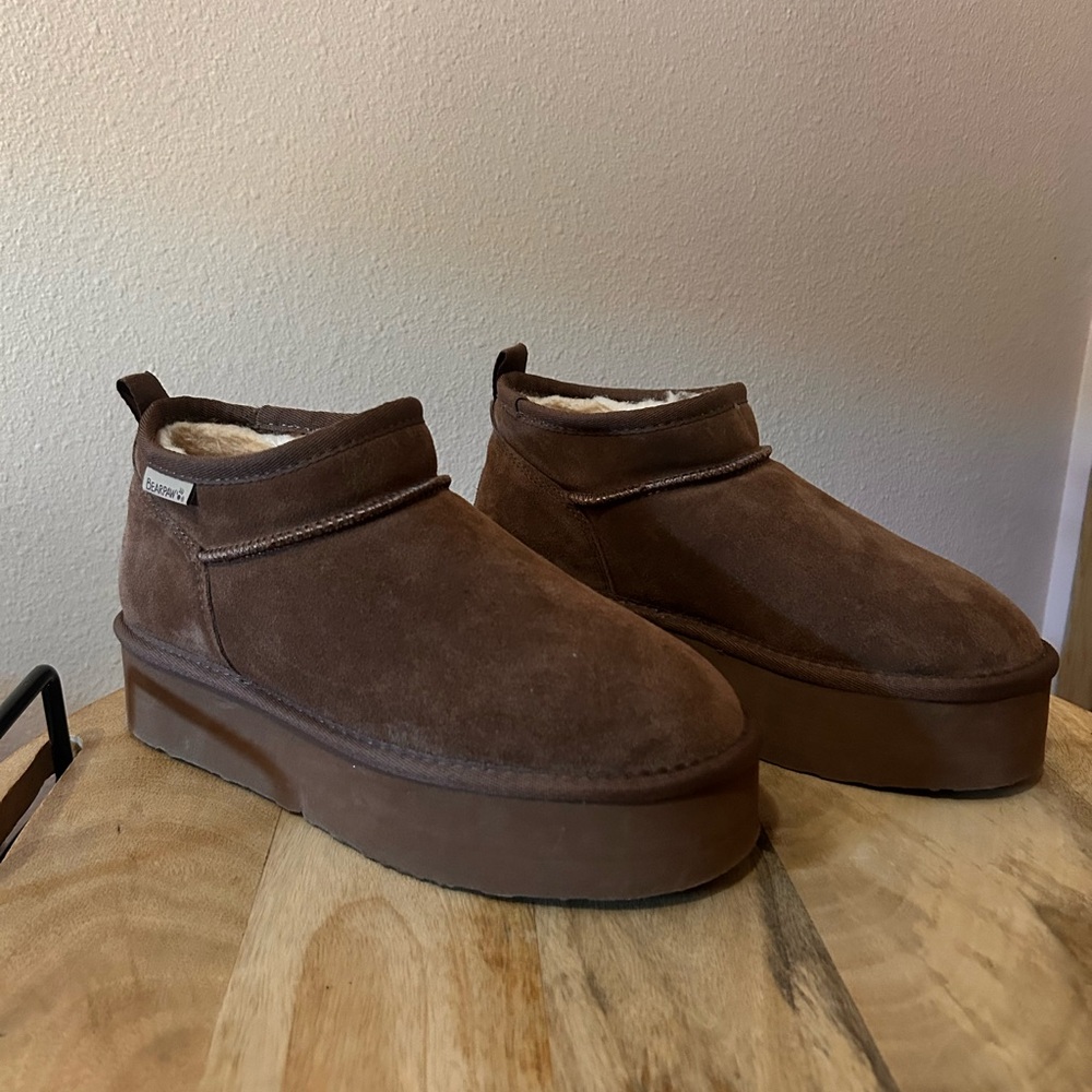 BearPaw Women’s Dark Brown Platform boots